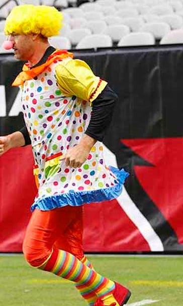 Carson Palmer's latest pregame outfit is even funnier than his last